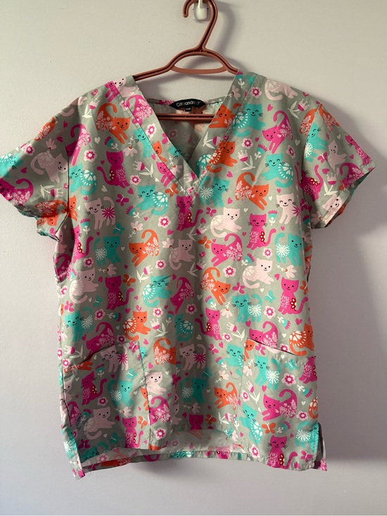 Cassandra O Tops - Floral Cats and Butterflies Scrub Top